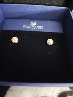 Swarovski Crystal Rose Round Earrings