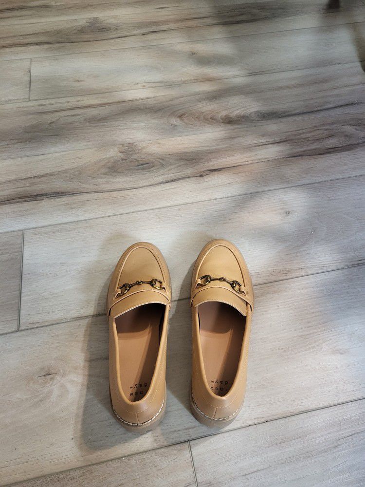 WOMEN LOAFERS FLAT. A New DAY.