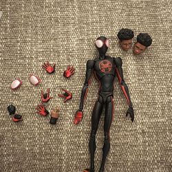 Spiderman Across The Spider Verse SHFIGUARTS Miles morales 
