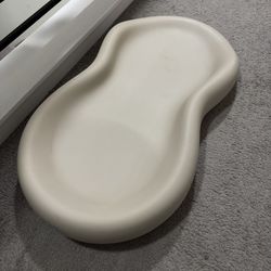 Keekaroo peanut diaper Changer