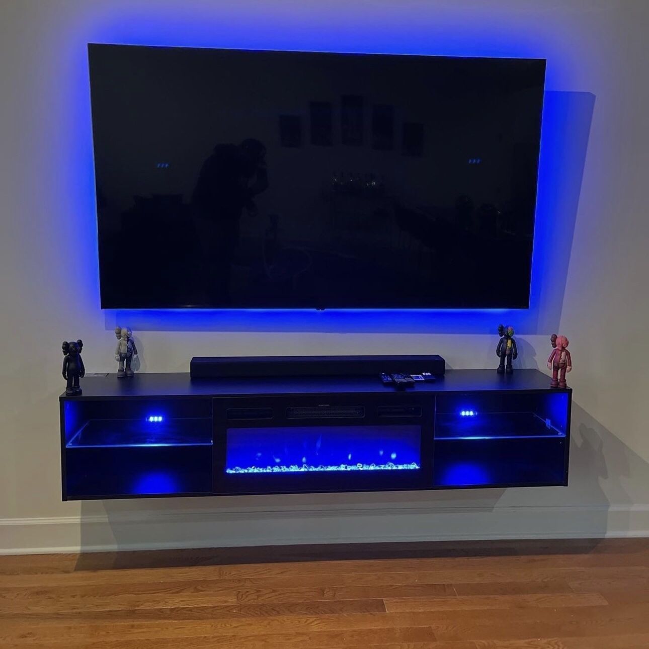 TV MOUNT