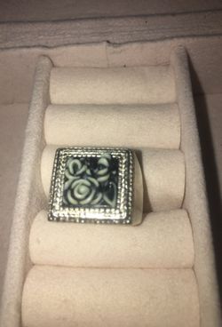 💍Silver ring with 💎beautiful flowers🌸