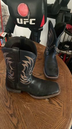 Size 13 Ariat cowboy boots