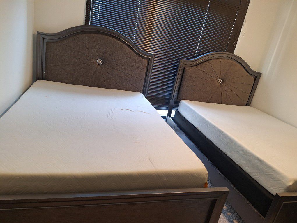 Twin Beds Set, Silver
