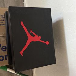 Jordan 3 fire reds size 6.5gs