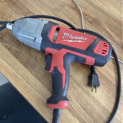 Milwaukee 1/2" Square-Pin Impact Wrench 