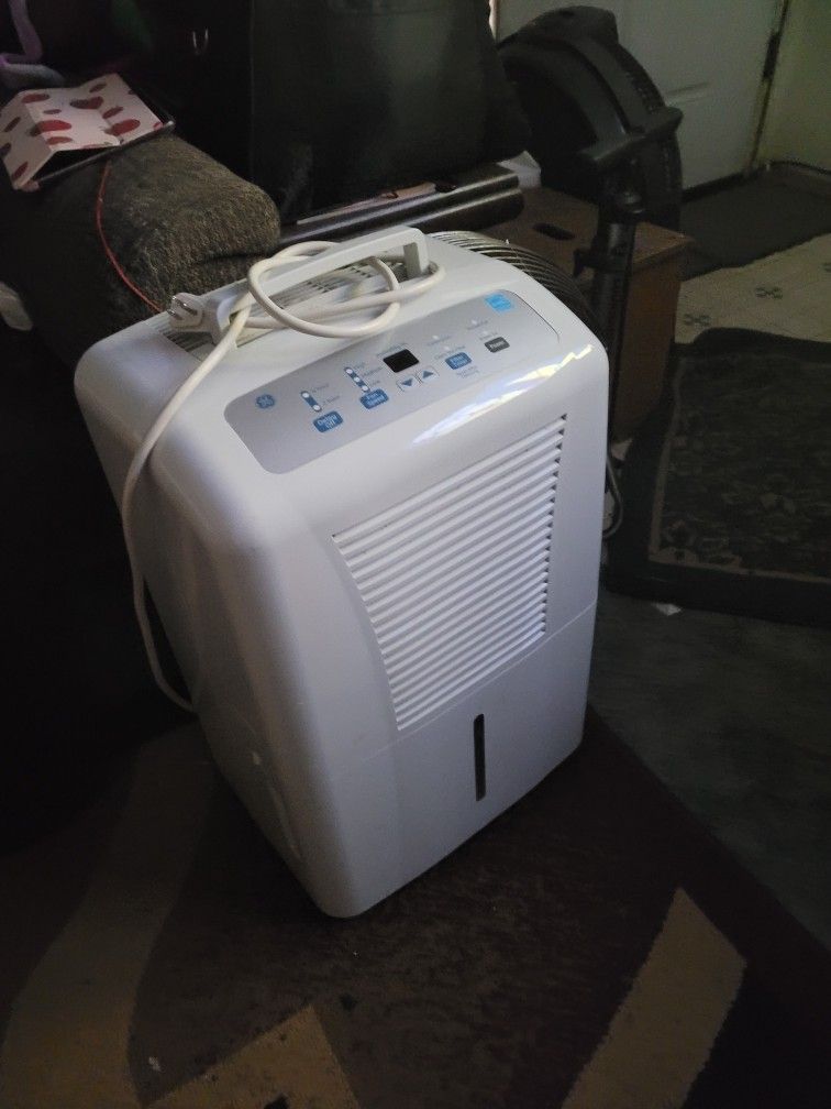 LG Air-conditioner And Dehumidifier