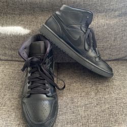 Nike Air Jordan 1 Mid Triple Black Leather 554724-090 Men's Size 9 Shoes