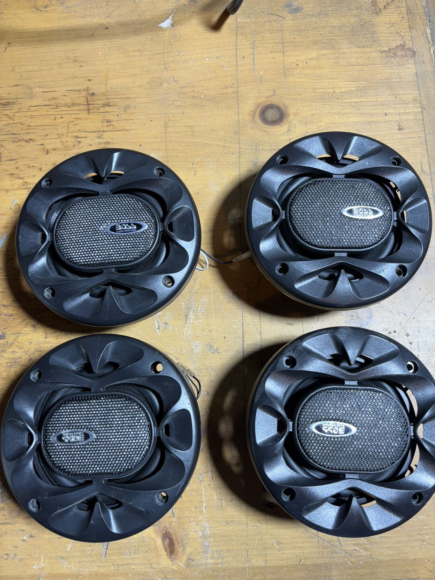 Boss BE423 4" 3-Way Full Range Speakers (1 Pair) 225 Watts Blue LED