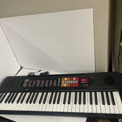 Yamaha PSR F51 Digital Keyboard W/ Charger