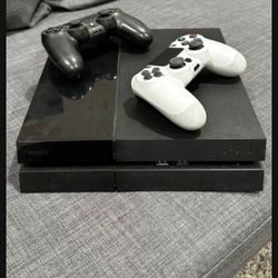 Ps4 Two Controllers And Two Games