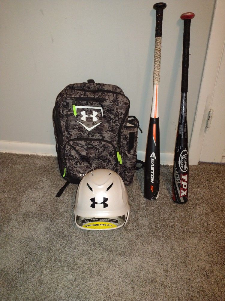 Under Armor Baseball Bag/Helmet W 2 Bats