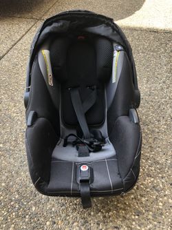Infant car seat with base