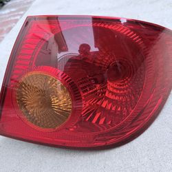 2008 Toyota Corolla Passenger Side (RH) Tail Light Assembly – OEM