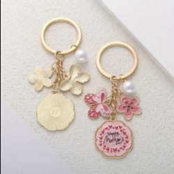 Mom, Mum, Mommy, Mamá Keychain's. Llavero De Mamá. Strong Fearless Warm Loving Patient Selfless. Happy Mother's Day Keychain 