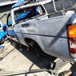 Nissan Hardbody Bed