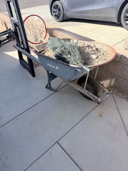 Wheel barrel