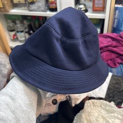 Bucket hat