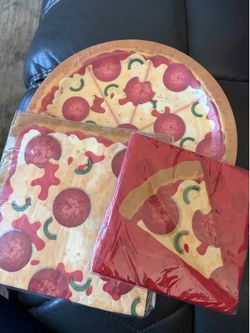 Pizza plates/napkins