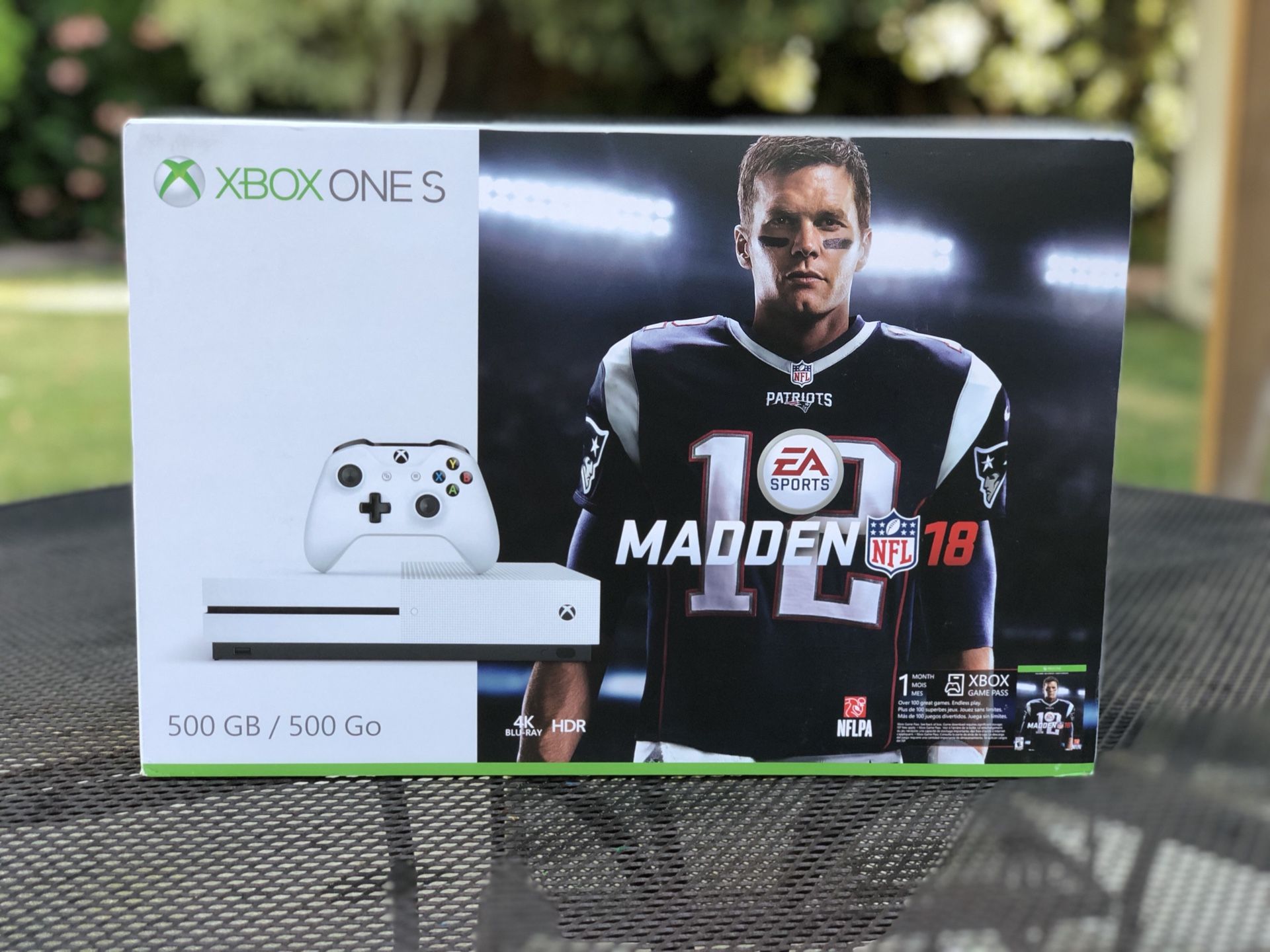 Microsoft - Xbox One S 500GB Madden NFL 18 Bundle with 4K Ultra HD Blu-ray - White