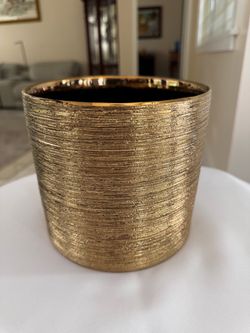Small Gold Floral Centerpiece Vases