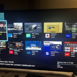 32" SAMSUNG SMART TV WITH REMOTE