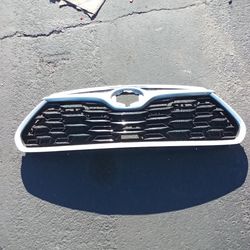 2014-2016 Toyota Highlander Front Grille OEM 