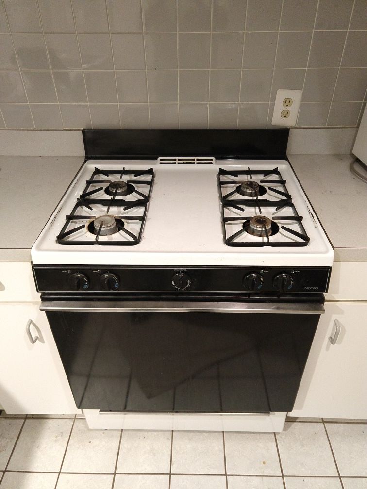 Kenmore 30" Gas stove (4) burner over