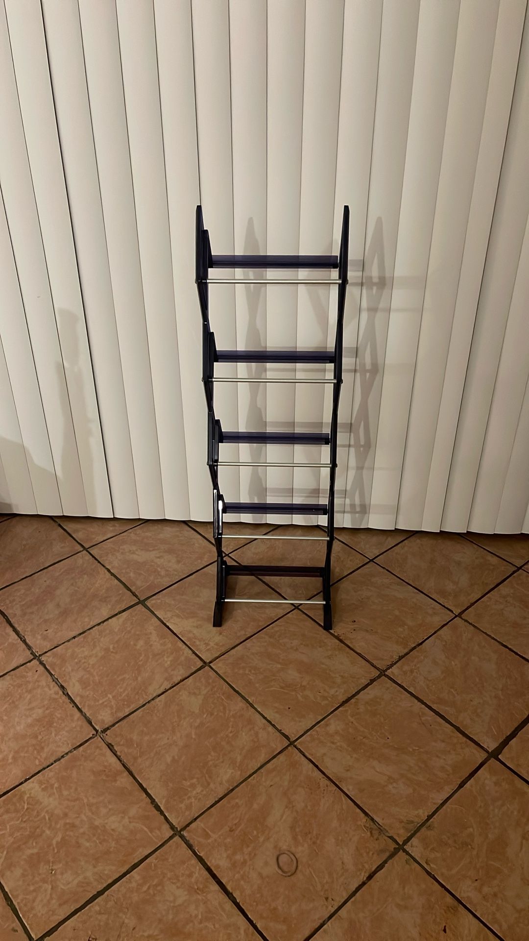 CD/ DVD Rack