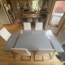 Kitchen / Dining Table With 6 Chairs