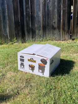 GrillPro 16-in Traditional Charcoal Smoker - model 31816