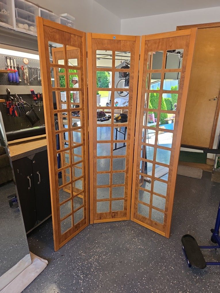 Standing Three Way Mirror