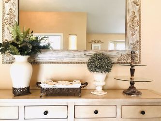 Beautiful home accents 20 dollars each