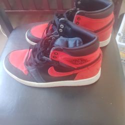 Jordan 1 Retro High OG Satin Bred