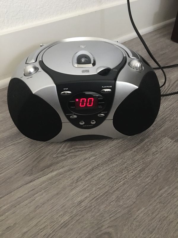 Durabrand CD player with AM/FM player for Sale in Palo