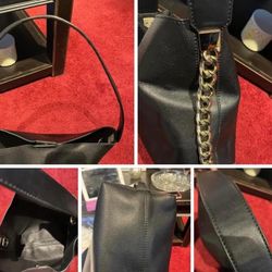 Medium black bag with links attached