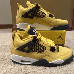 DS JORDAN 4 LIGHTNING  SIZE 10 & 11.5 AVAILABLE BRAND NEW 