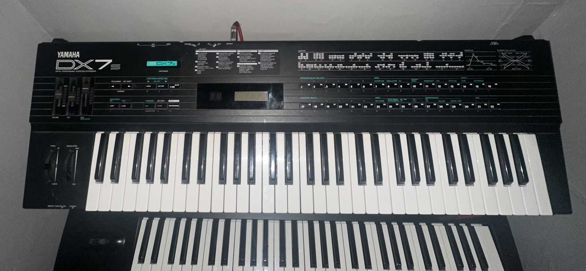 YAMAHA DX7