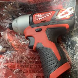 Milwaukee M12 Impact Drill, Drill Driver, Charger And Bag