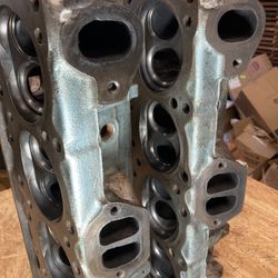 Pontiac V8 Heads. 7L4 1972 455.