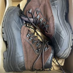 Snow Boots (men) brand: Red Wing size:7.5)