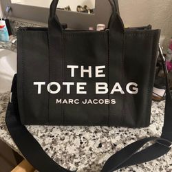 Marc Jacob’s The Tote Bag New 