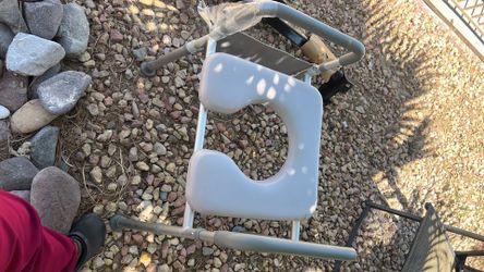 Portable potty seat