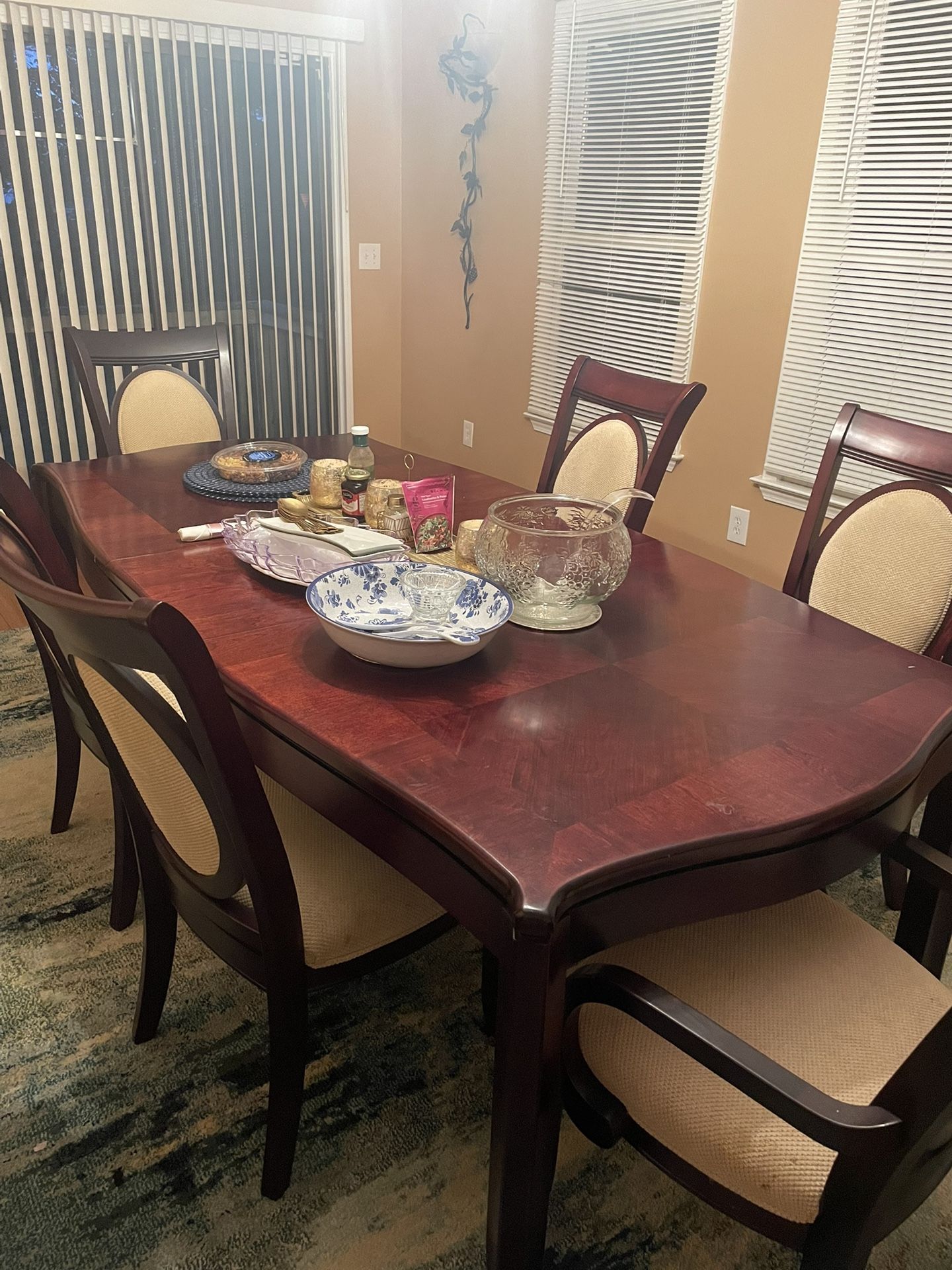 Dining Table And 6 Chairs