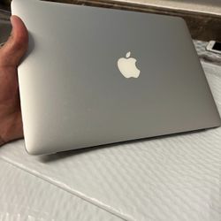 MacBook Air 2014 In Excellent Condition