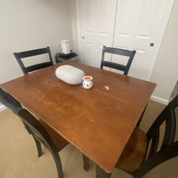 Table With 4 Chairs Set 