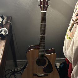 Yamaha Acoustic / Electric Guitar 