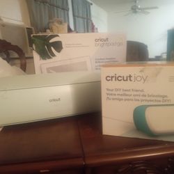 Cricut Maker, Brightpad And Supplies 
