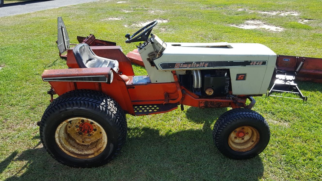 1972 SIMPLICITY 4040 TRACTOR WITH IMPLEMENTS