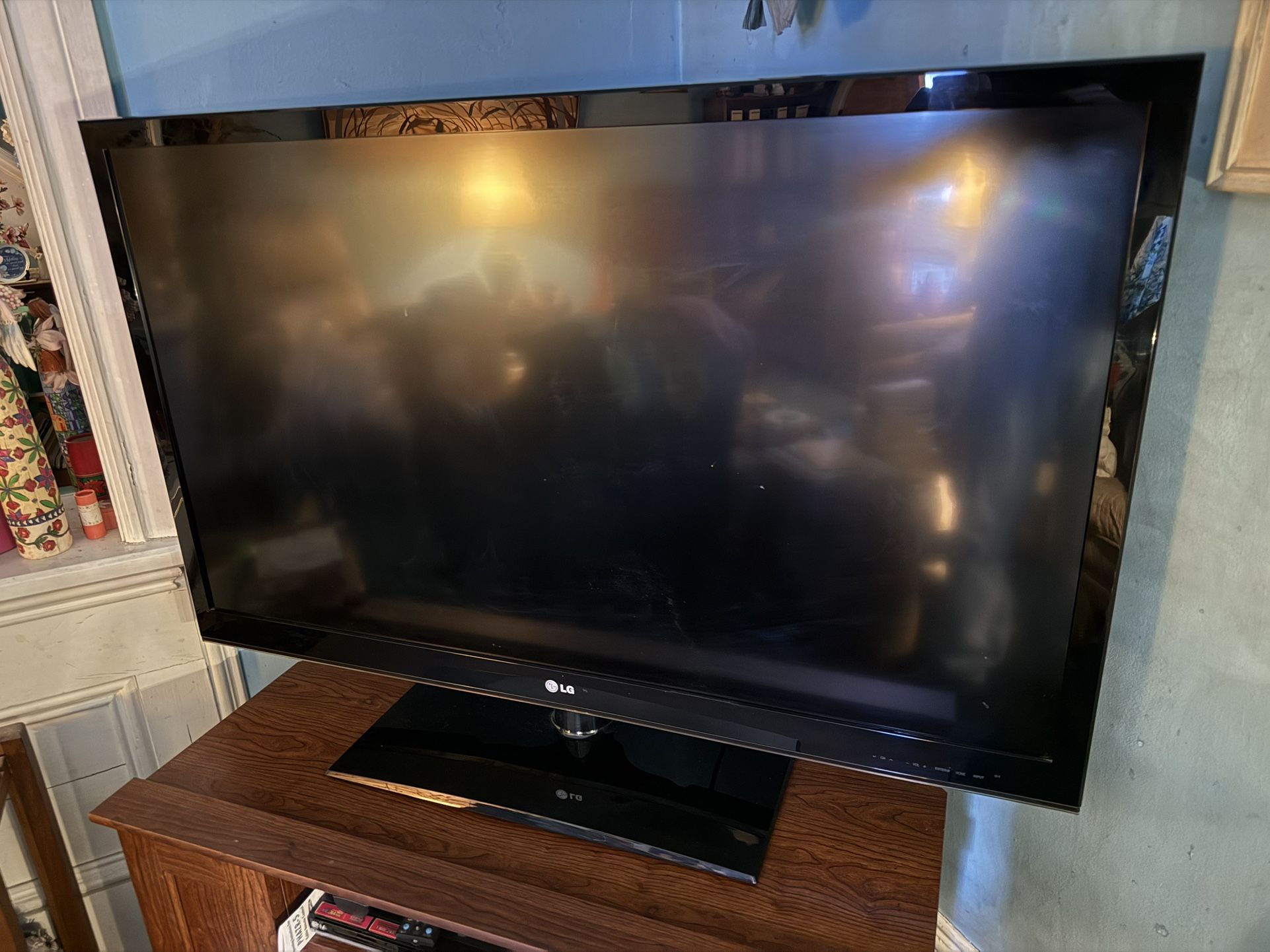 LG LCD 47” TV